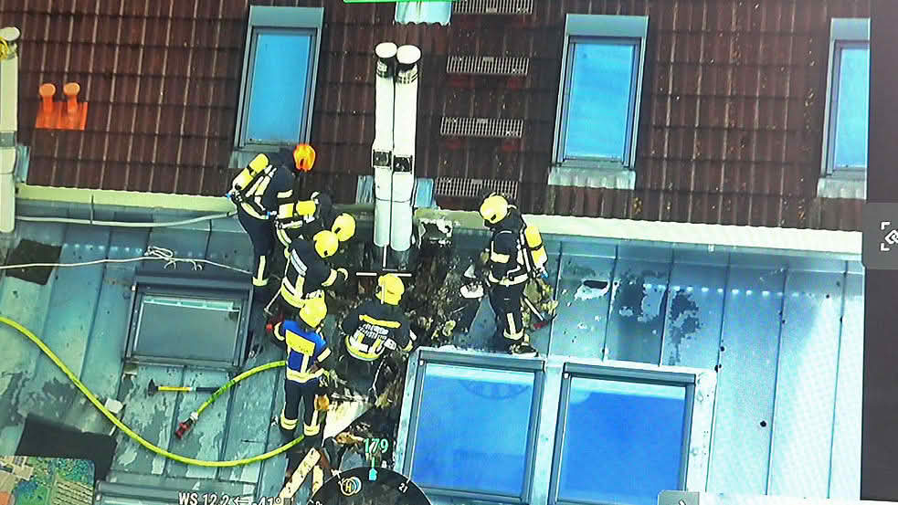 Brand im Dachbereich
