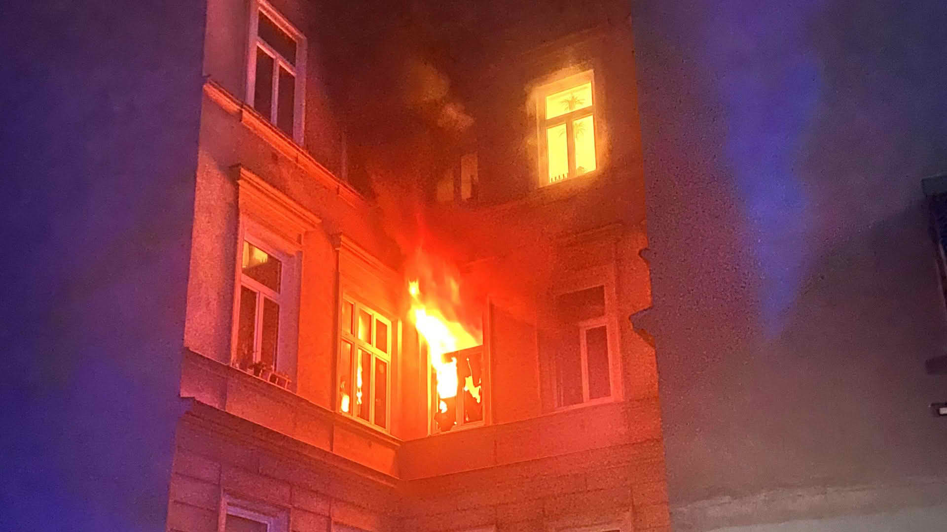 BF Wien: Zimmervollbrand in Meidling