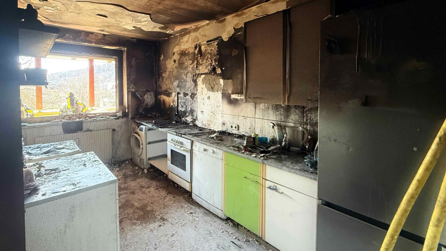 Ausgedehnter Küchenbrand