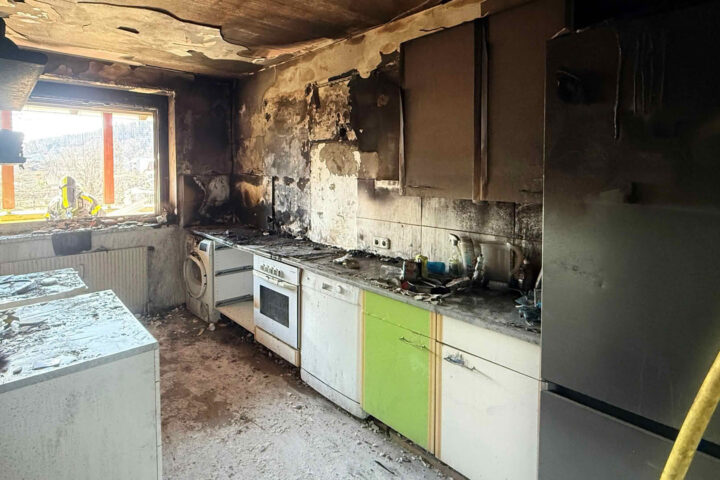 FF Gratwein: Ausgedehnter Küchenbrand in einem Mehrparteienwohnhaus