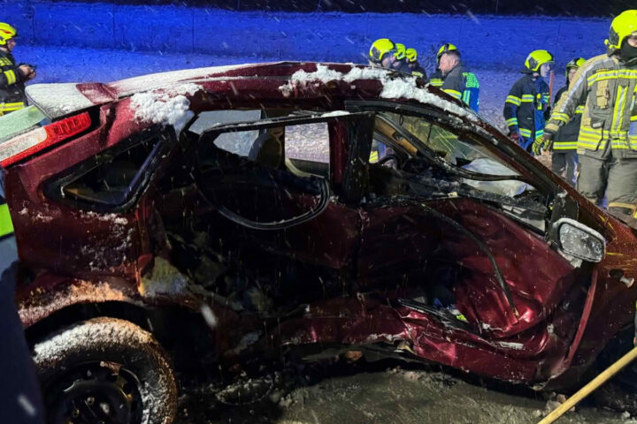 FF Haschendorf: Verkehrsunfall mit Menschenrettung und 5 Fahrzeugen