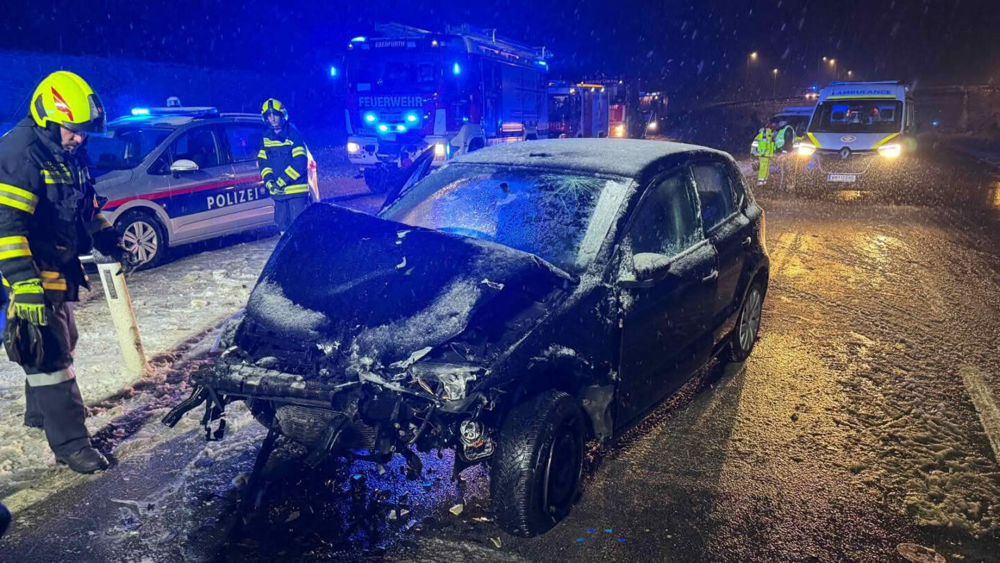 Verkehrsunfall mit Menschenrettung