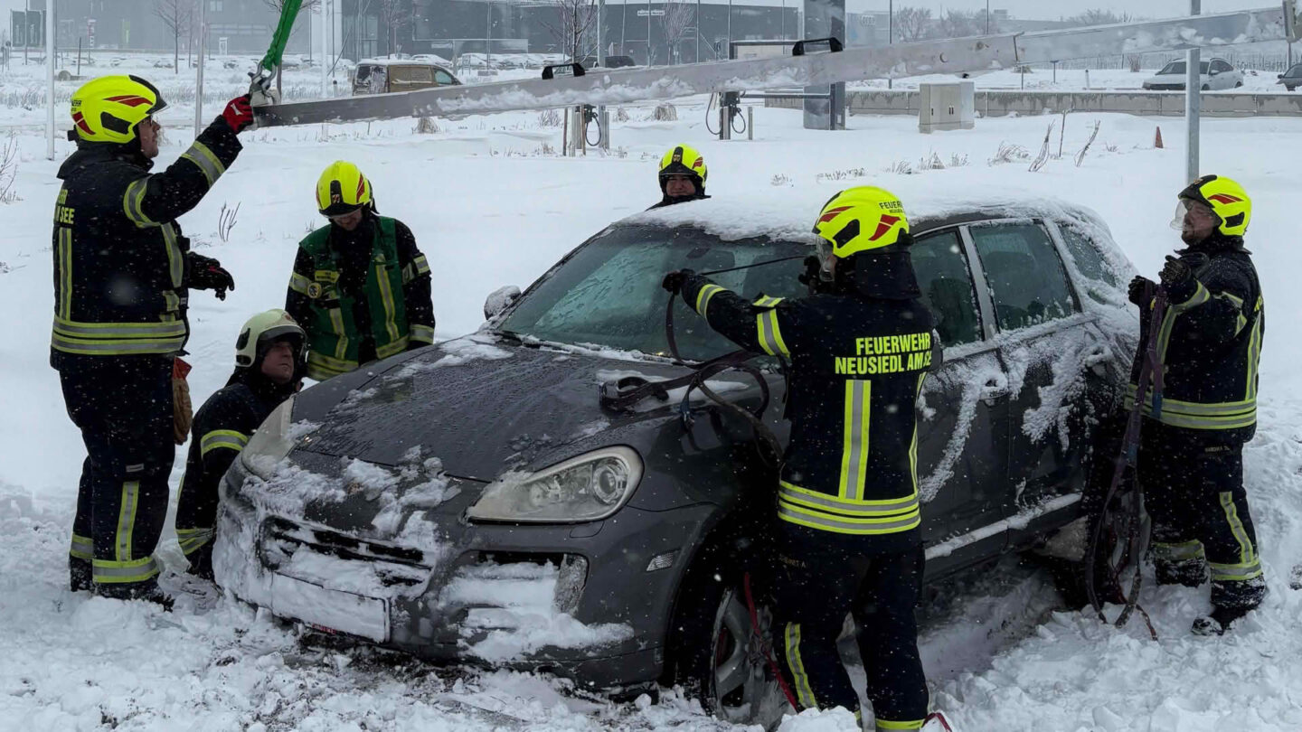 Schneebedingte Einsatzserie
