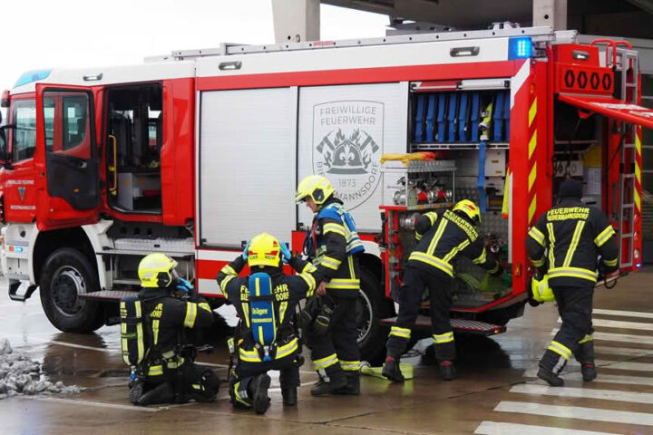FF Biedermannsdorf: Massive Verrauchung einer Lagerhalle