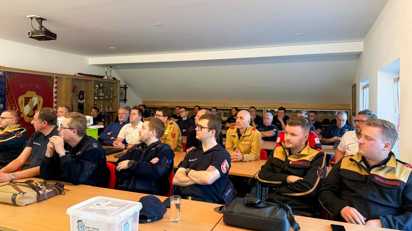 Länderübergreifender Erfahrungsaustausch von 16 Drohnengruppen