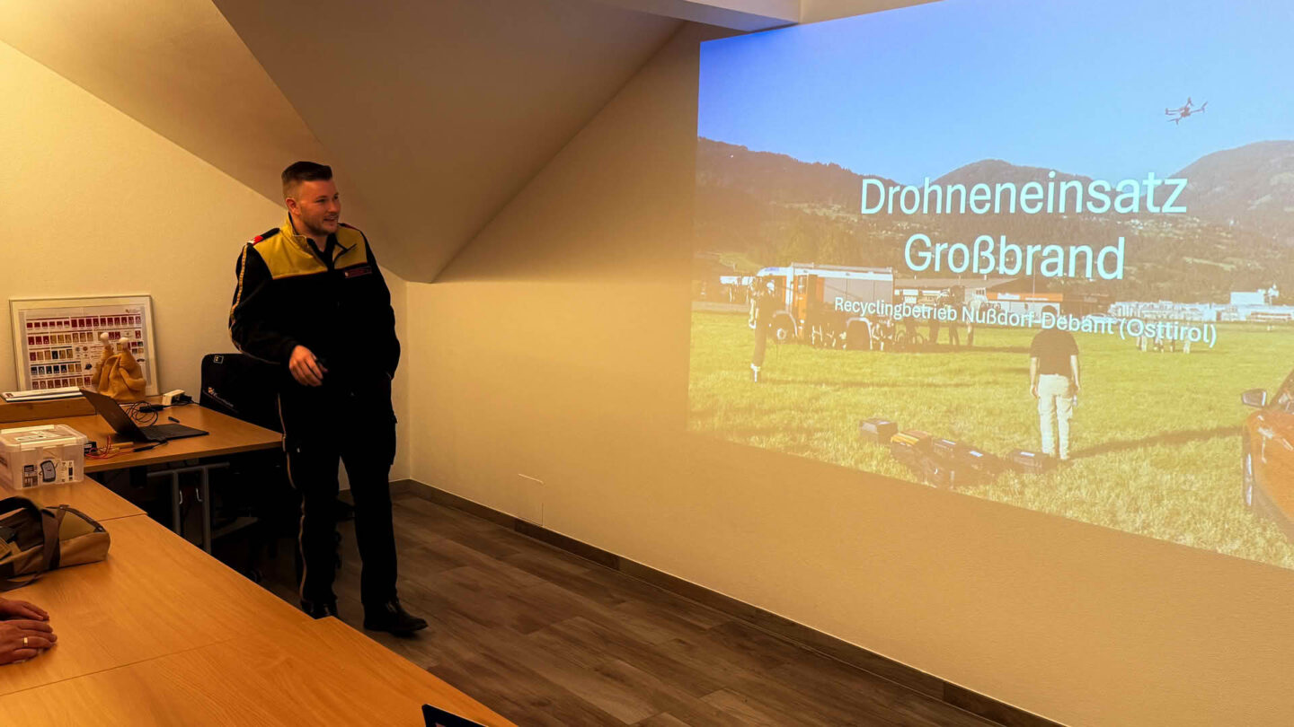 Länderübergreifender Erfahrungsaustausch von 16 Drohnengruppen