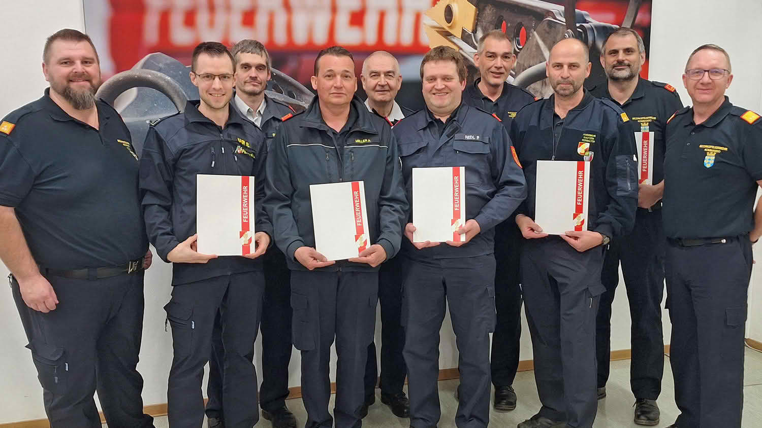 BFK Waidhofen/Thaya: Ernennungen und Ehrungen für Sachbearbeiter