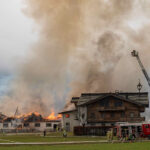 BFV Schwaz: Großbrand in Strass – 9 Feuerwehren im Einsatz
