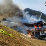 BFV Liezen: 8 Feuerwehren bei Gebäudebrand in Schladming
