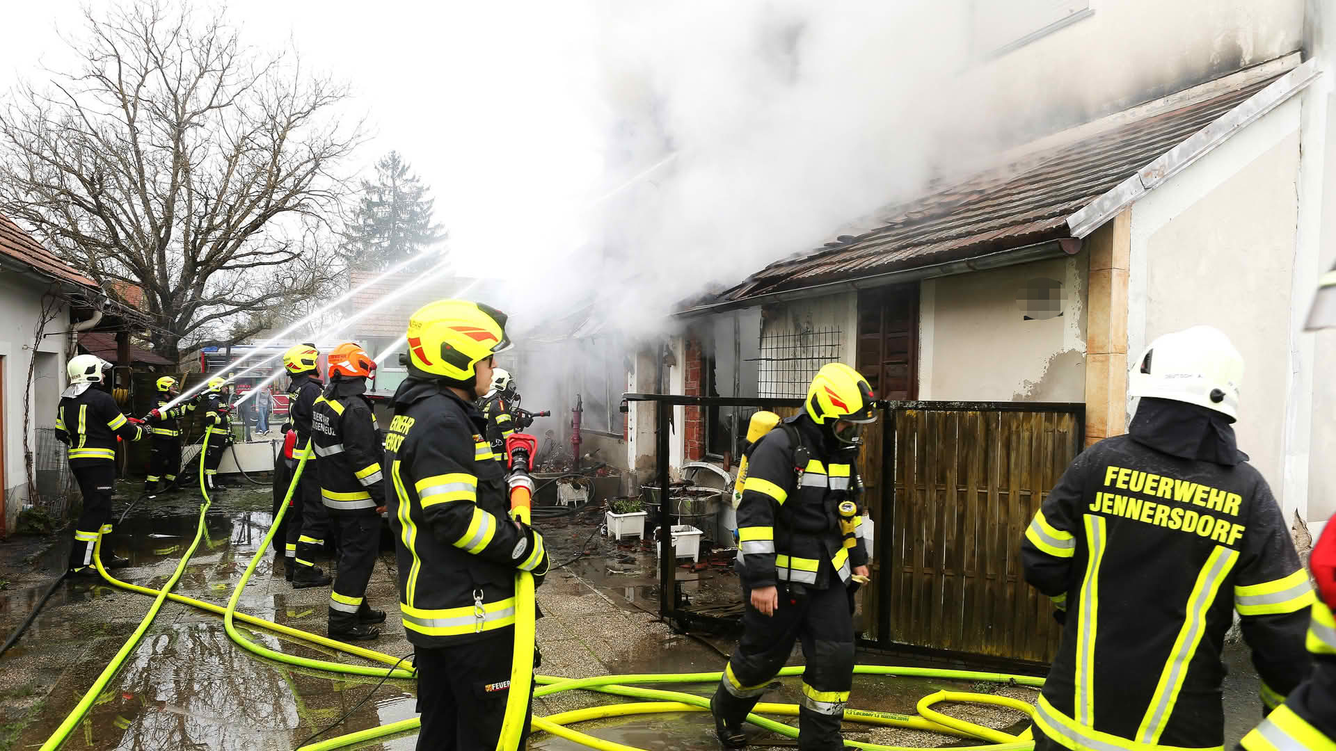 BFKDO Jennersdorf: Tragischer Gebäudebrand in Mogersdorf – Hausbesitzer tot geborgen