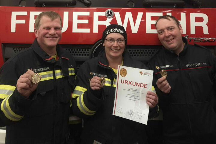 FF Bad Ischl: Erste goldene Atemschutzträgerin im Bezirk Gmunden
