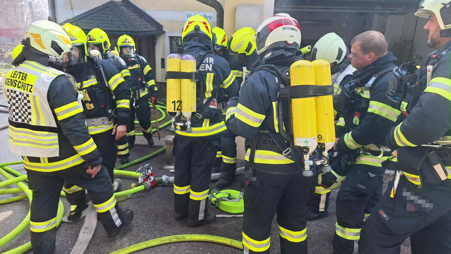 Massiver Dachstuhlbrand