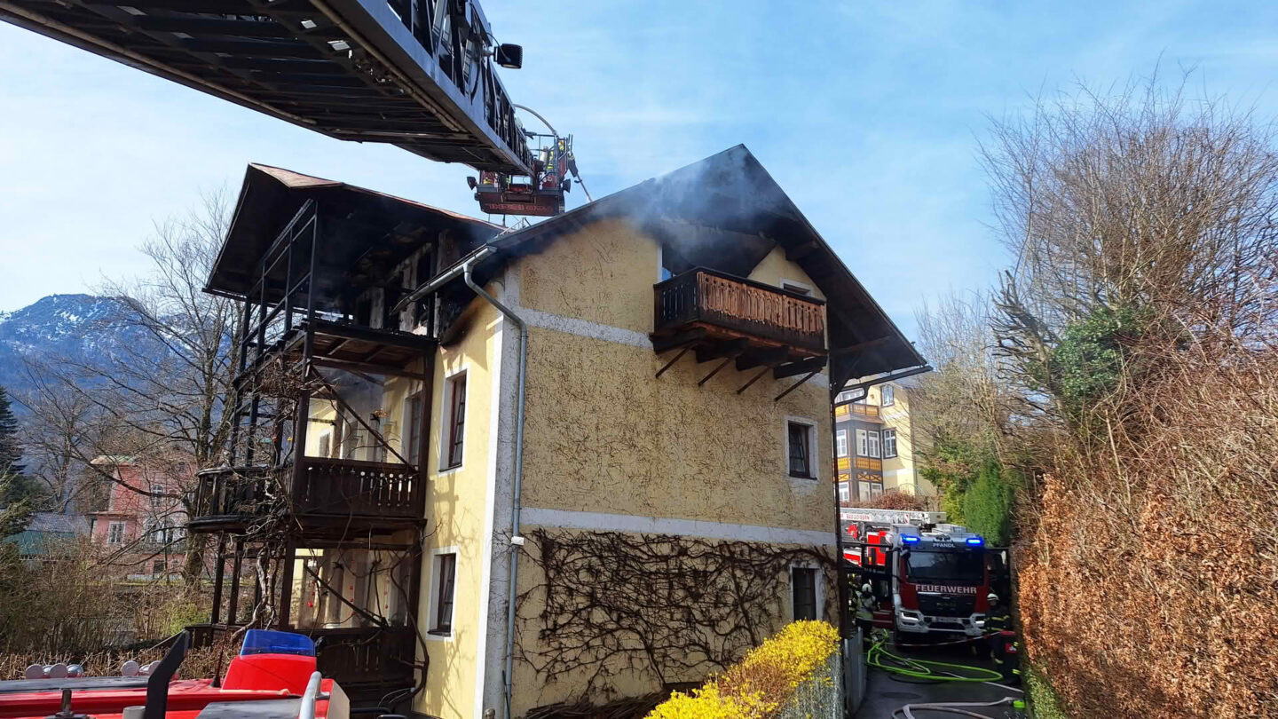 Massiver Dachstuhlbrand