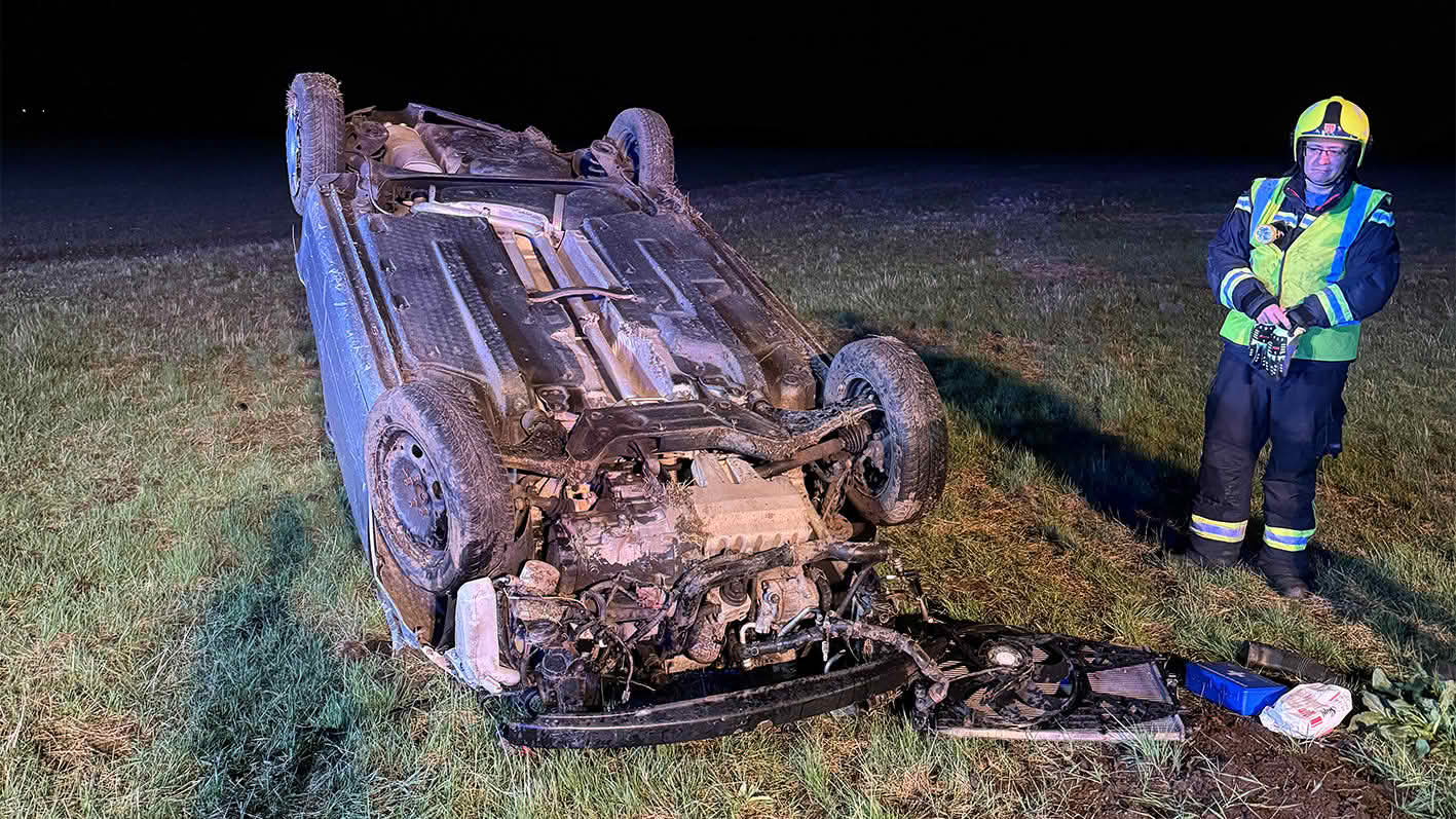 FF Leopoldsdorf: Verkehrsunfall mit Überschlag