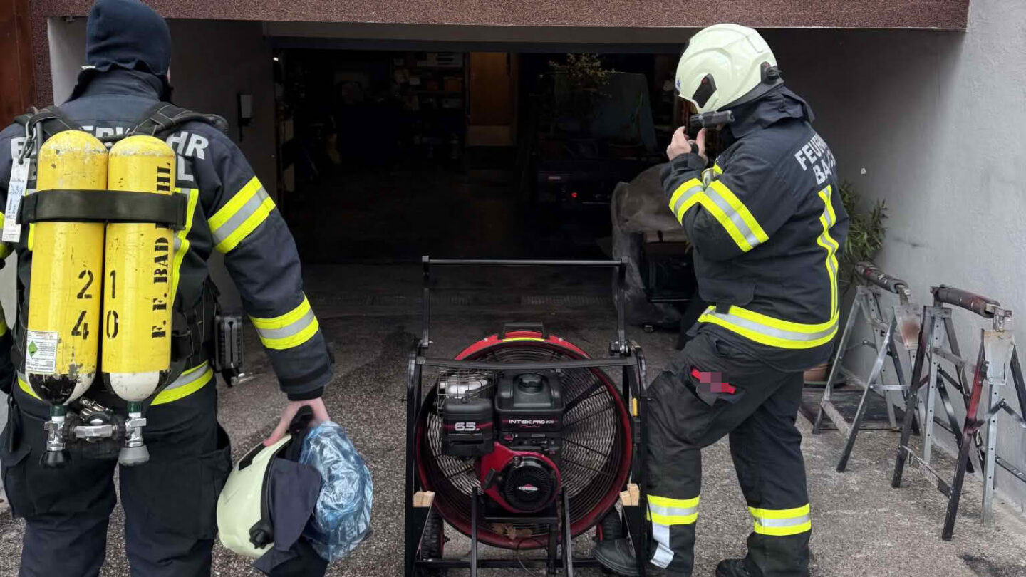 Akkuladegerät fängt Feuer