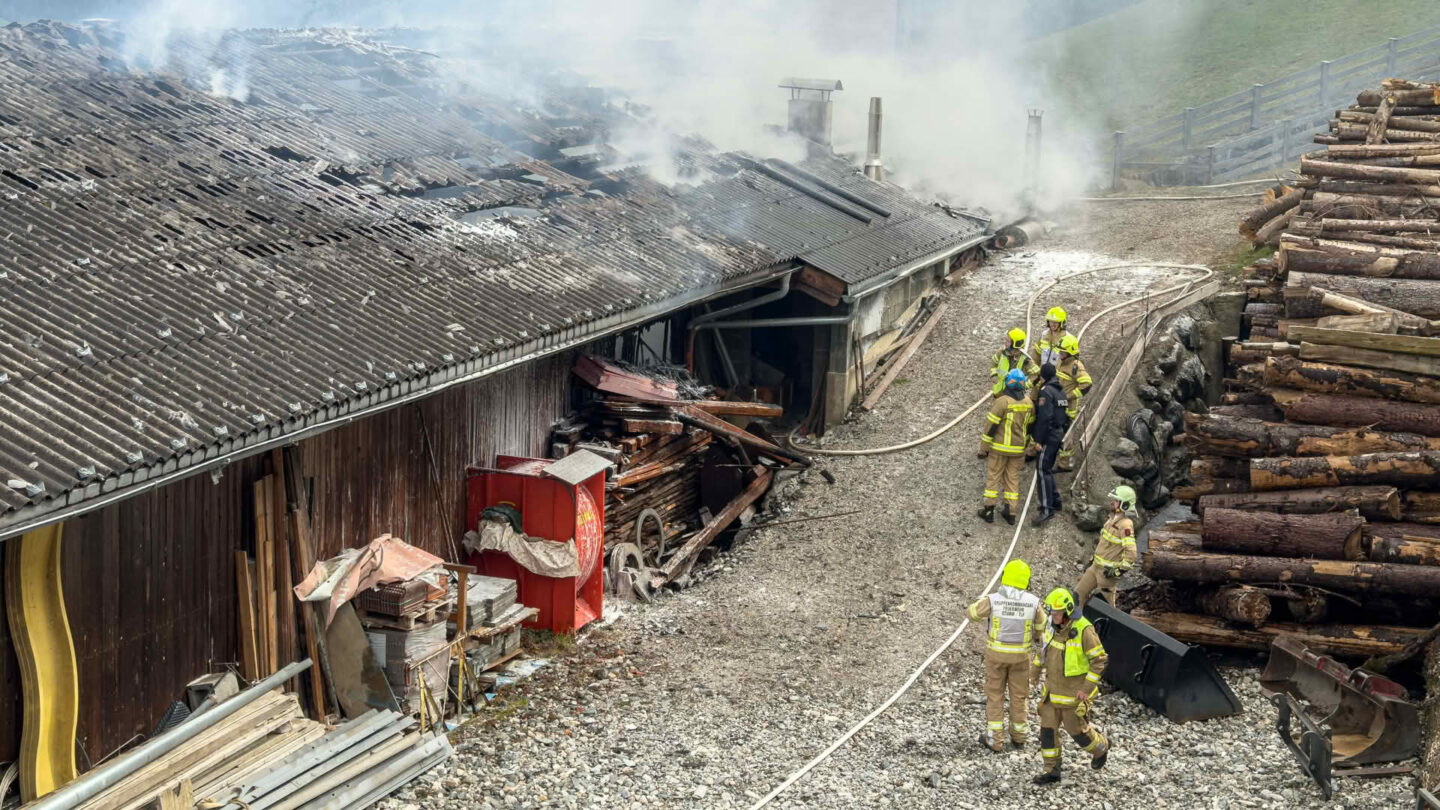 Brand eines Wirtschaftsgebäudes in Kaltenbach