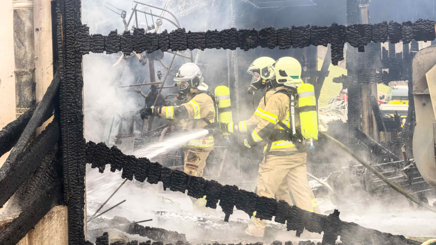 Brand eines Wirtschaftsgebäudes in Kaltenbach