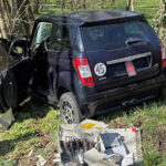 BFKDO Baden: Moped-Auto prallt frontal gegen Baum