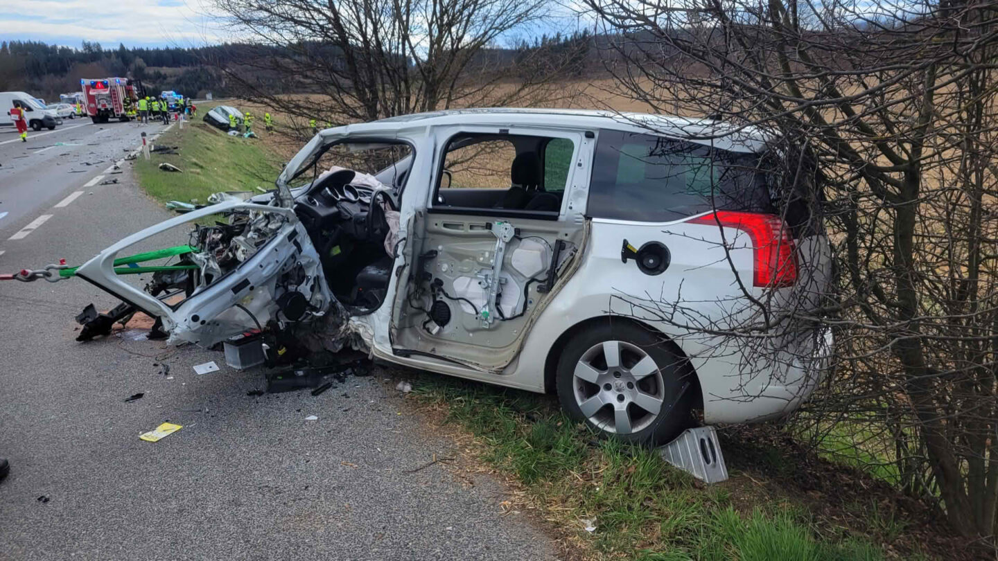 FrontalzusammenstoĆ auf der B317
