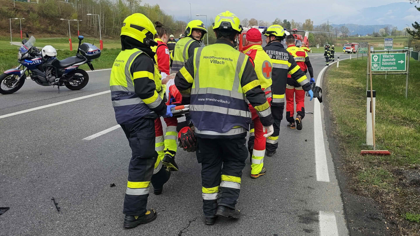 Schwerer Verkehrsunfall auf der B86