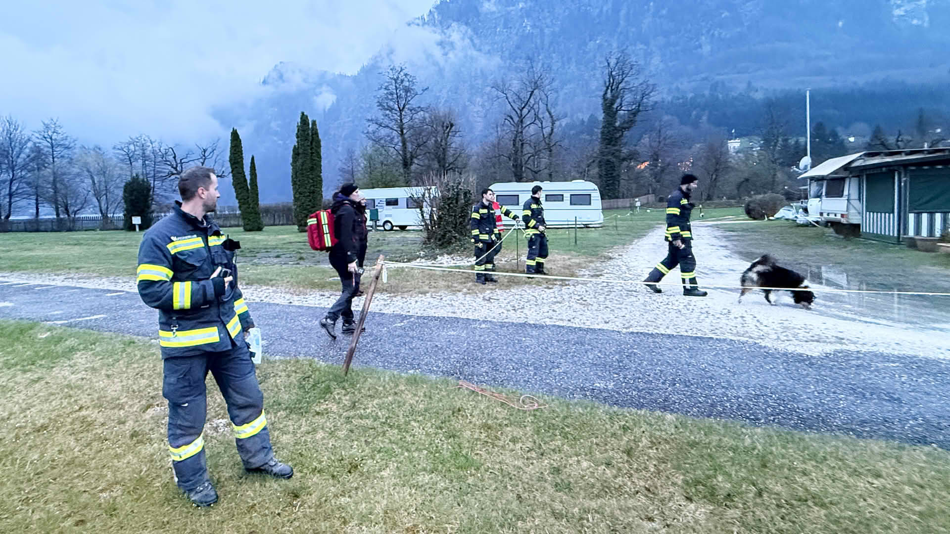 AFK Mondsee: Groß angelegte Personensuche in Unterach als Übung