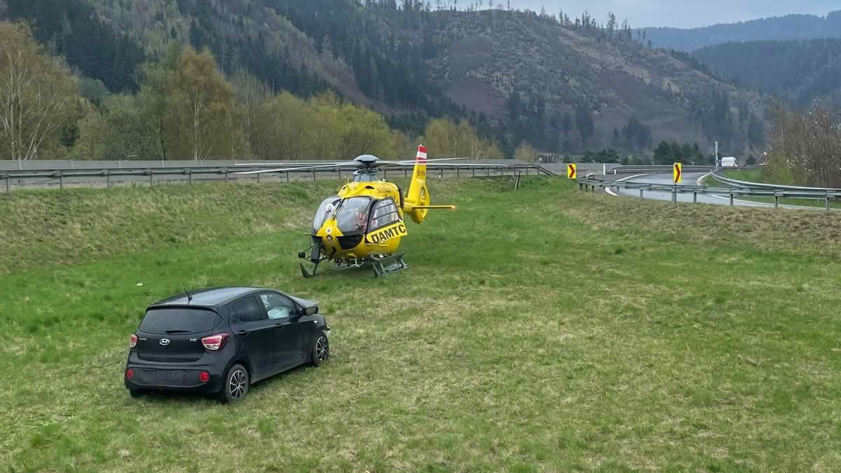 BFV Leoben: Schwerer Verkehrsunfall auf der S36 Abfahrt St. Stefan