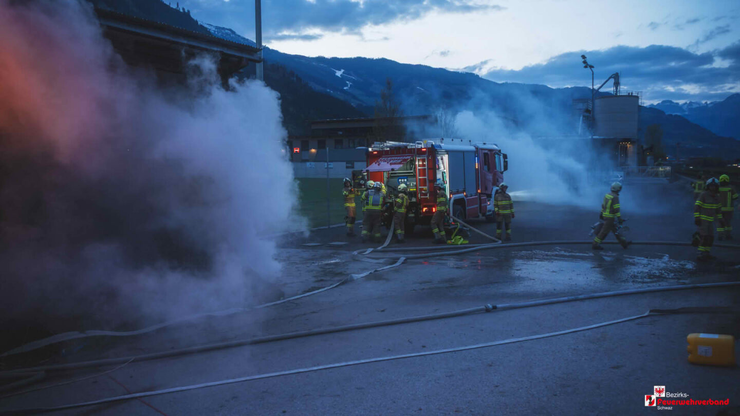 Großübung des Abschnitts Fügen in Ried