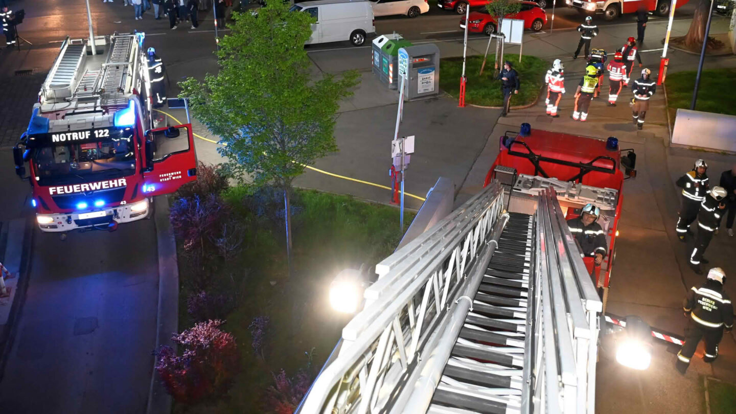 Verpuffung führt zu Wohnungsbrand