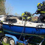 AFK Mondsee: Boot brennt am Ufer des Mondsees aus