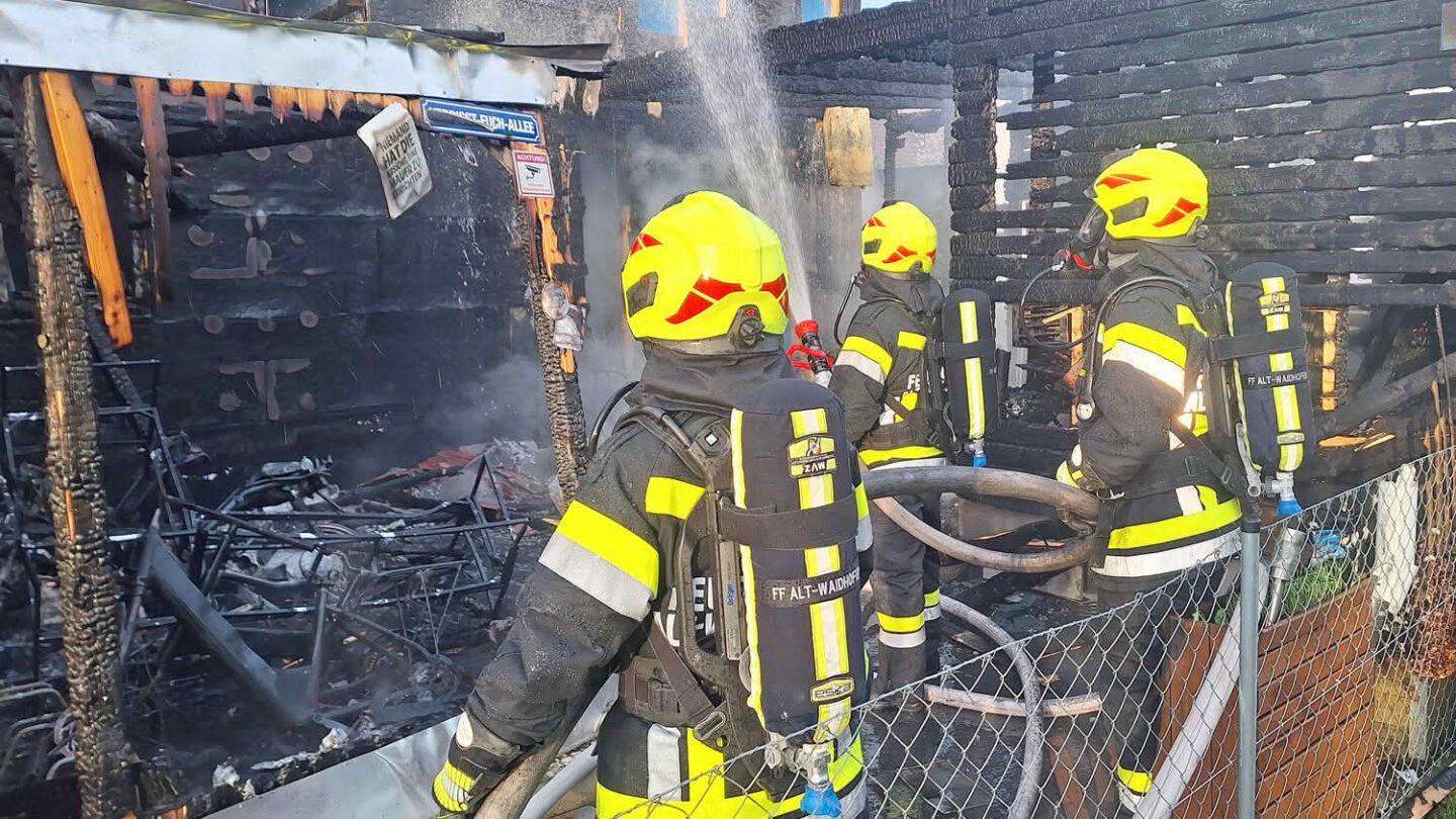 Großbrand im Ortszentrum von Thaya