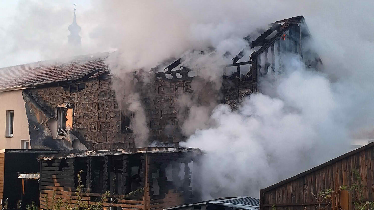 Großbrand im Ortszentrum von Thaya