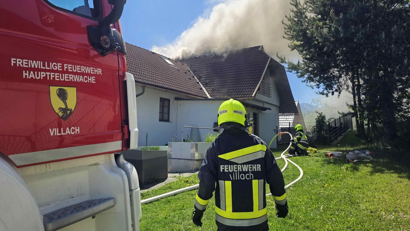 Dachstuhlbrand in Villach-Drobollach