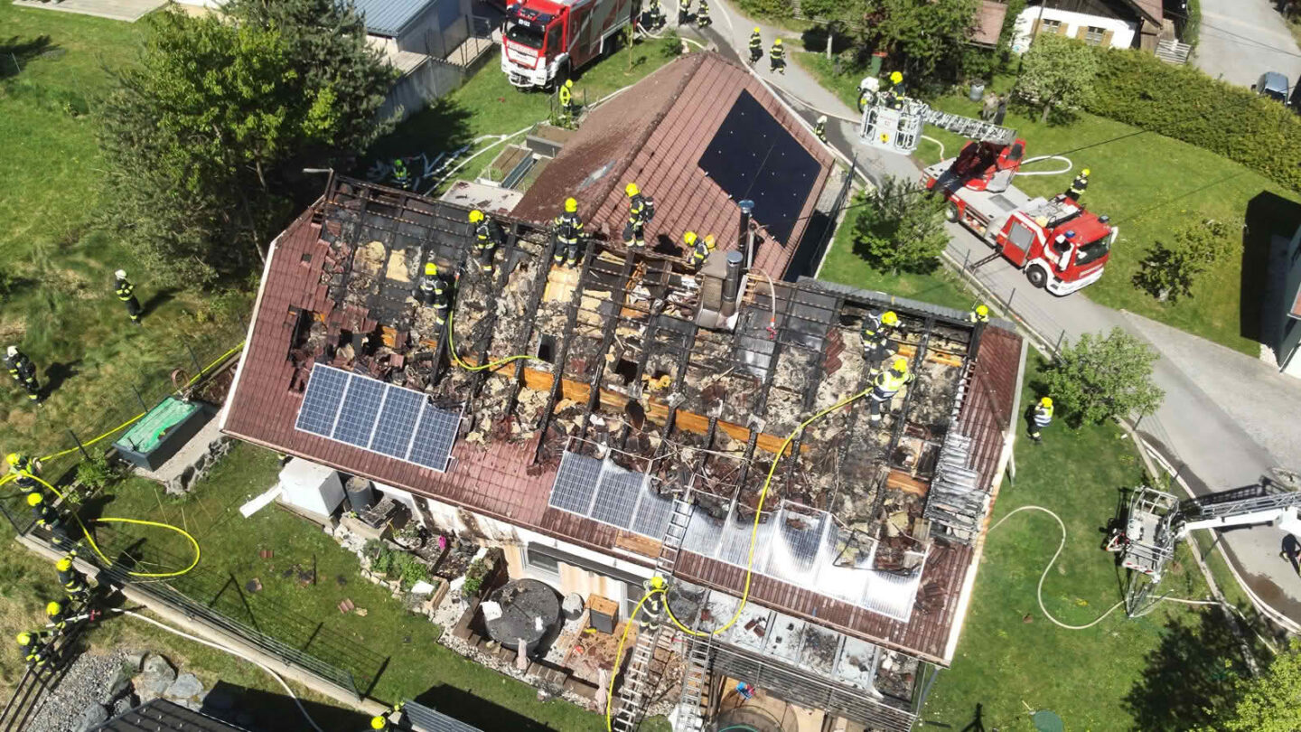 Dachstuhlbrand in Villach-Drobollach
