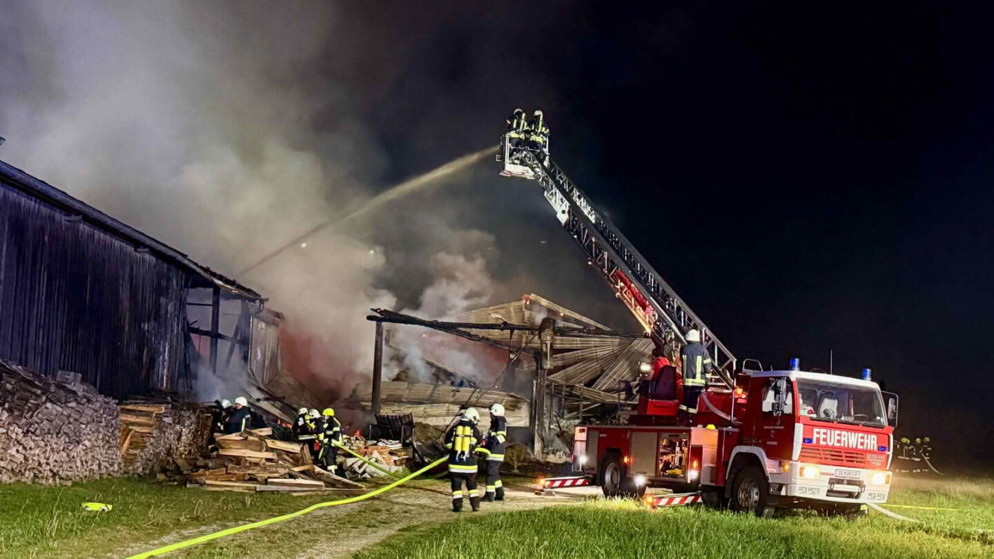 Brand eines Landwirtschaftlichen Betriebs in Hollenstein