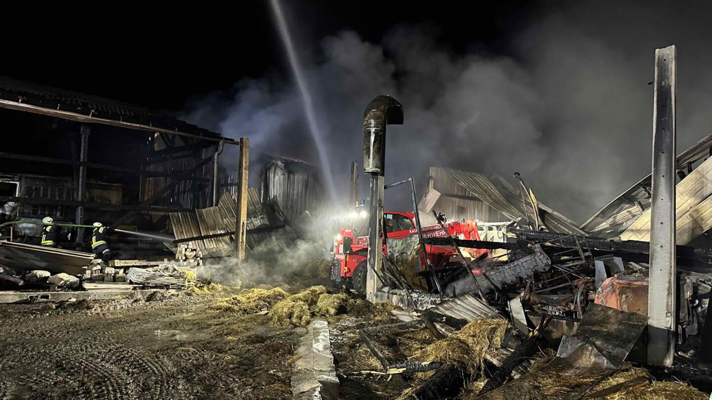 Brand eines Landwirtschaftlichen Betriebs in Hollenstein