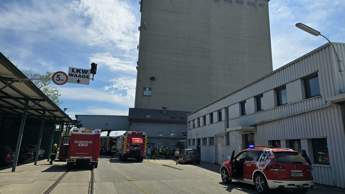 B2 Silobrand in Parndorf fordert fünf Wehren