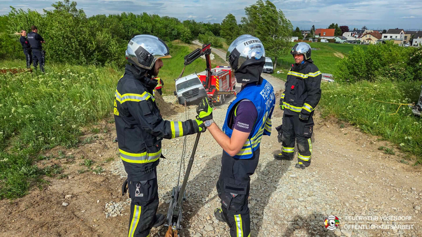Transporter droht abzustürzen