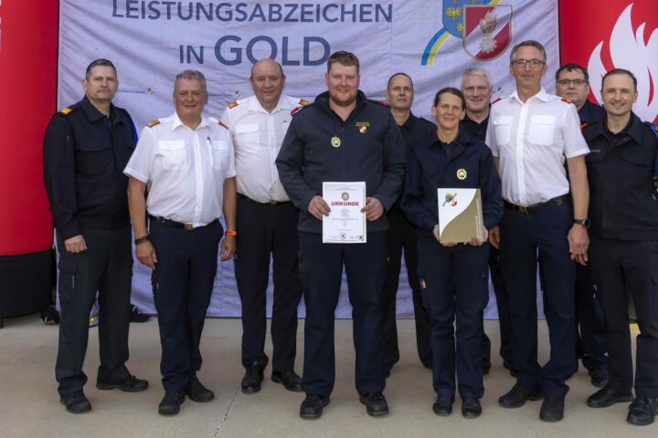 BFKDO Wiener Neustadt: Weiße Fahne beim FLA Gold