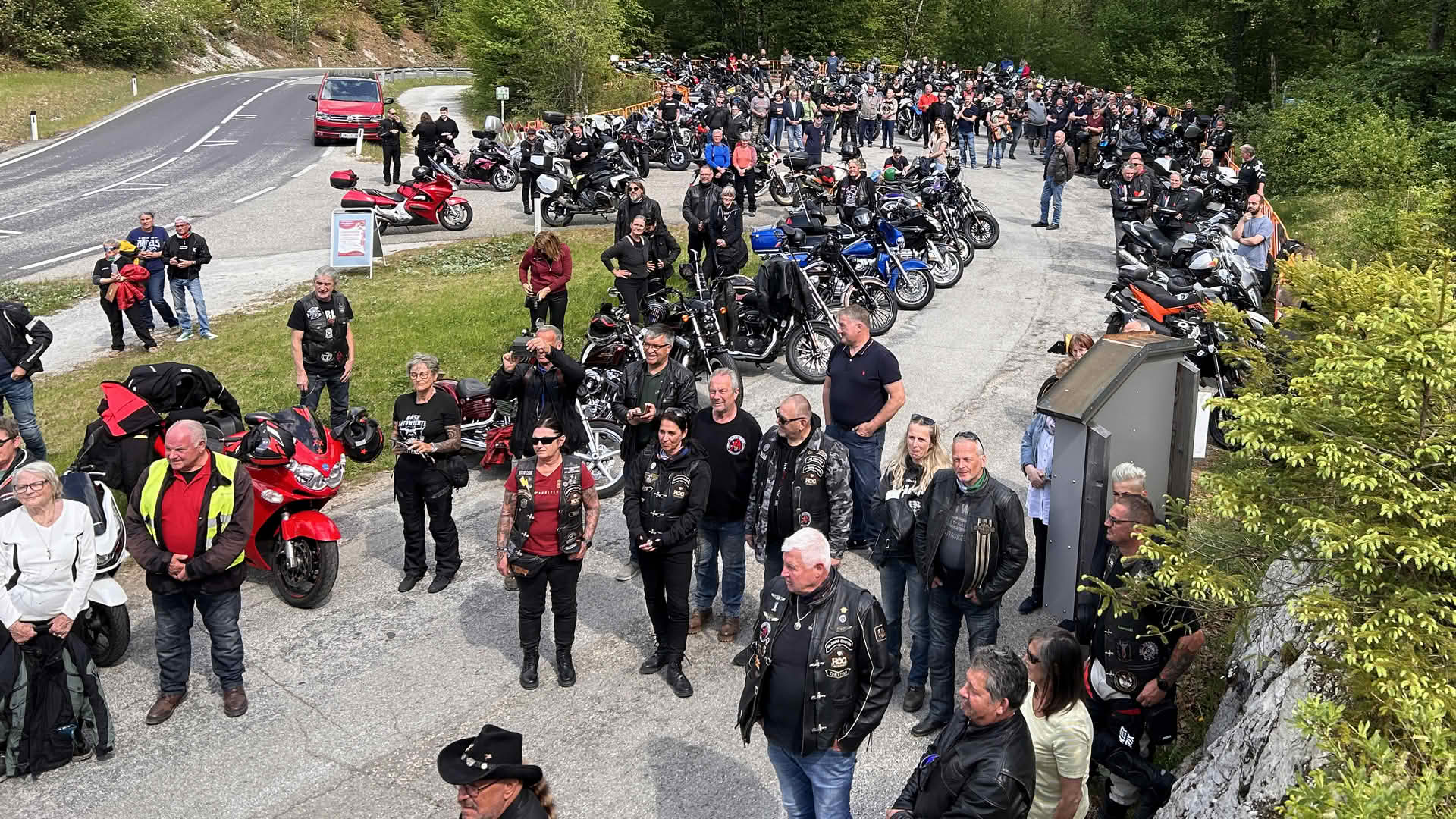 FF Mitterweißenbach: Dritte Motorradsegnung im Weißenbachtal