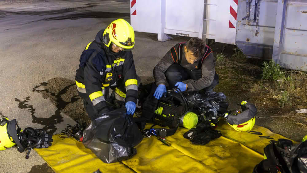 NĂ€chtlicher Brandeinsatz in Entsorgungsunternehmen