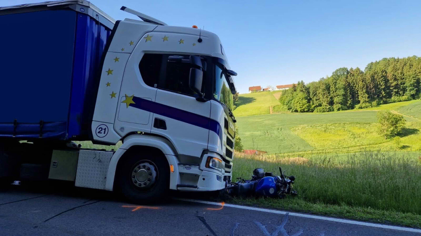 Verkehrsunfall auf der L216
