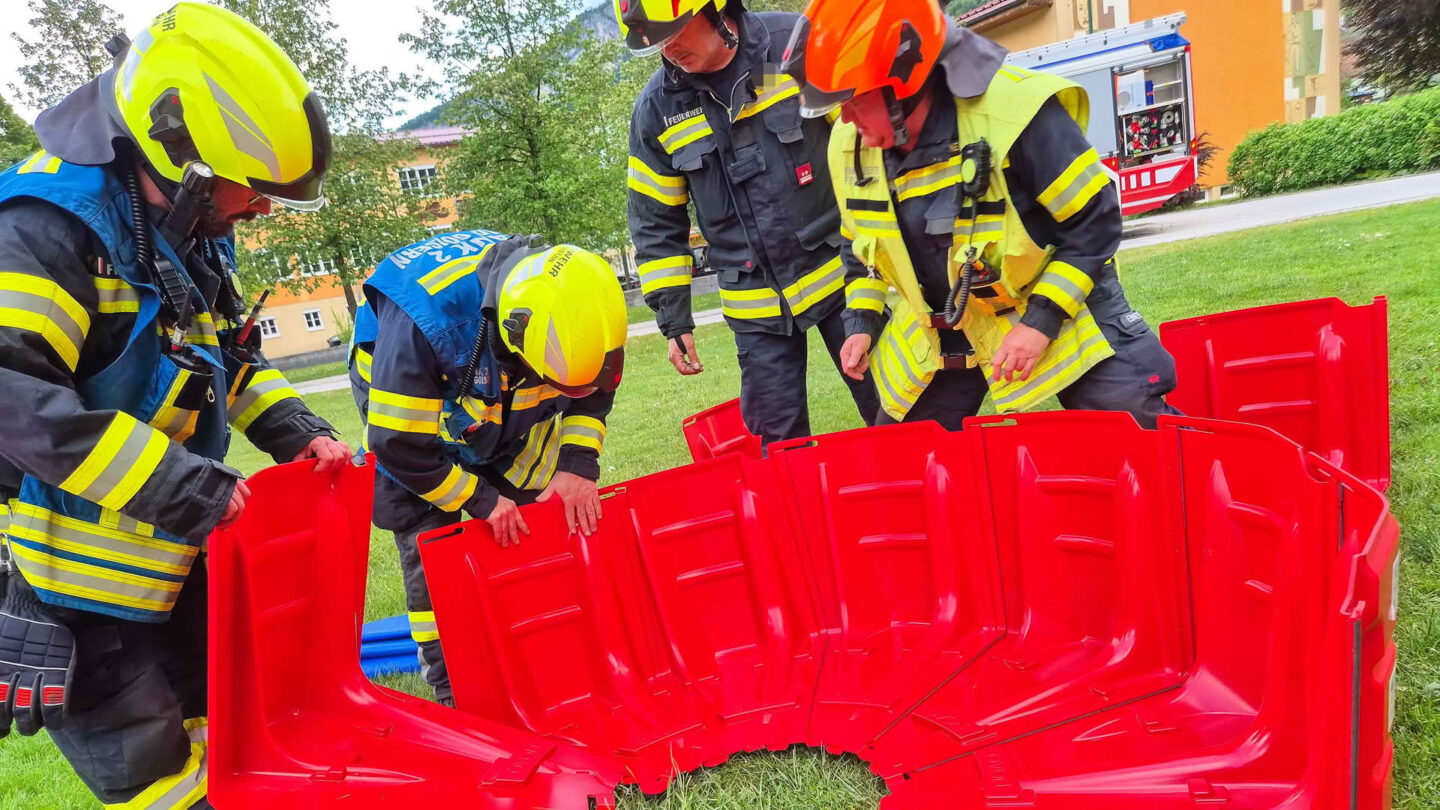 Chlorgasaustritt im Goiserer Parkbad beübt