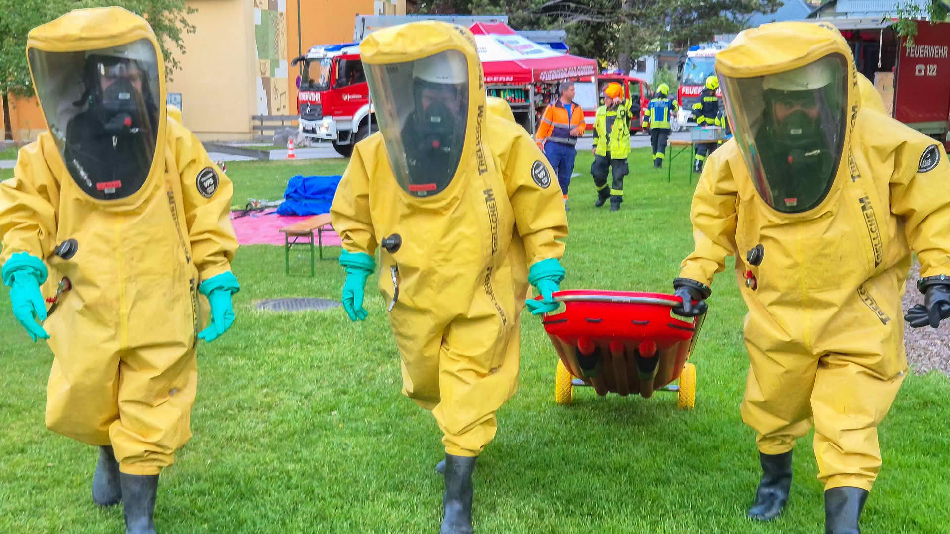 FF Bad Goisern: Chlorgasaustritt im Goiserer Parkbad beübt