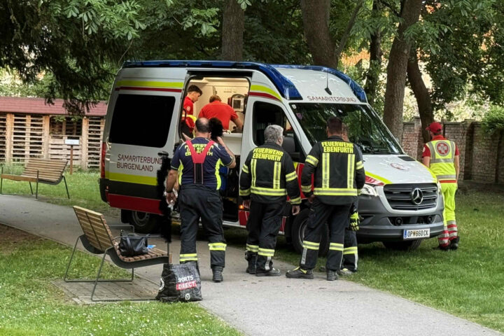 FF Ebenfurth: Kind nach Sturz in Fahrradrahmen eingeklemmt