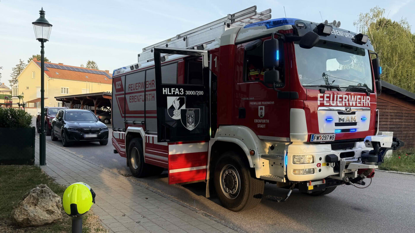 Kind nach Sturz in Fahrradrahmen eingeklemmt