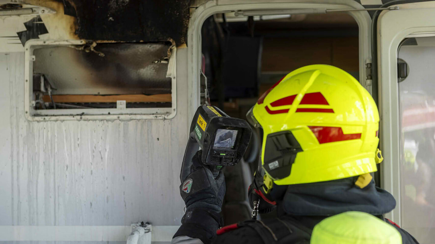 Drei Verletzte bei Wohnmobilbrand