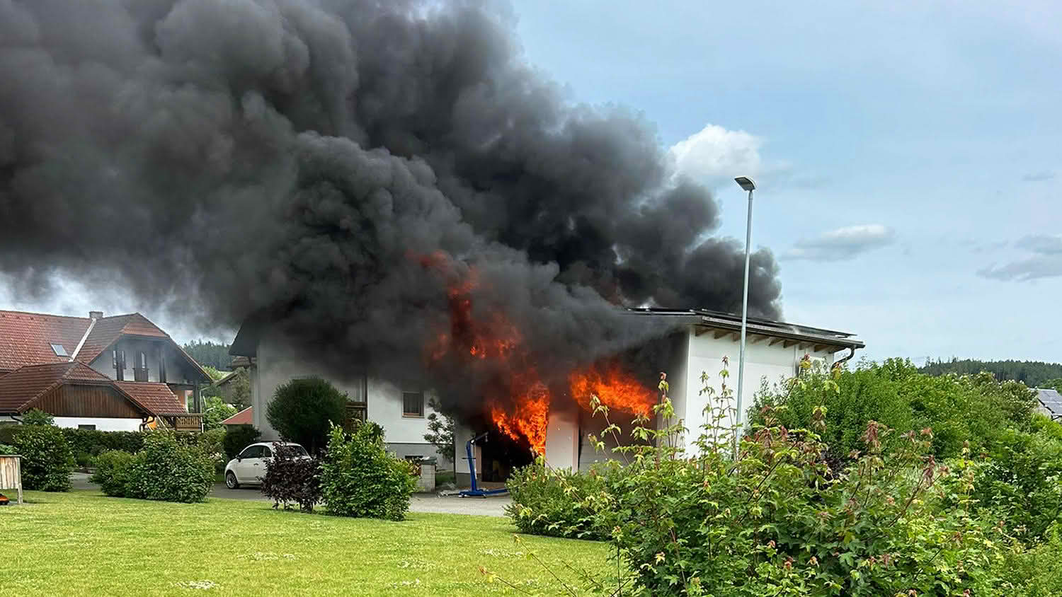 BFK Waidhofen/Thaya: Garage in Merkengersch ausgebrannt