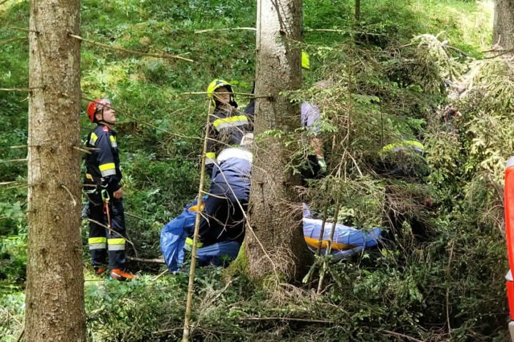 FF Mariazell: Nach Fronleichnamsprozession zu Paragleiter-Rettung