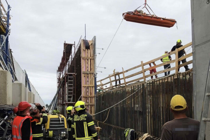 FF Ebenfurth: Verletzter Arbeiter aus Baugrube gerettet