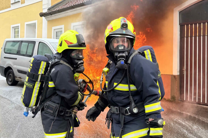 FF Hoheneich: Fahrzeugbrand in Hoheneich